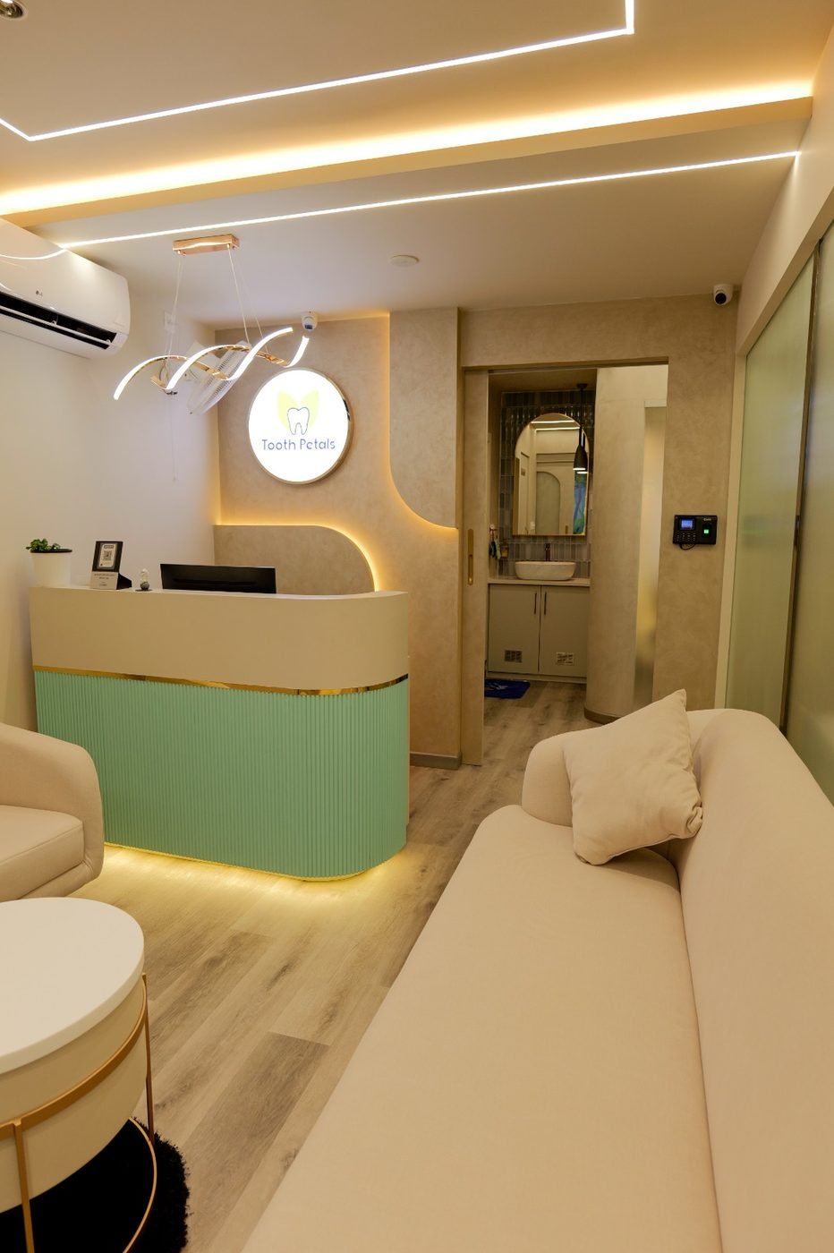 Front desk of Tooth Petals Dental Care Centre near Civil Station, Calicut